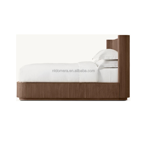 Lit à rayures verticales en chêne blanc à hauteur réglable fabriqué à la main - Product Image 3