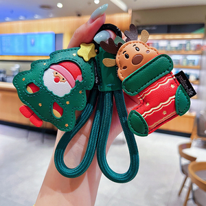 Porte-clés pendentif en cuir PU durable et écologique, motif Père Noël et rennes, style Y2K, série Noël, idéal pour sacs - Product Image 1