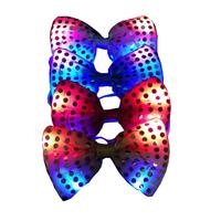 Cravates LED Lumineuses, Noeuds Papillon Clignotants à Paillettes Multicolores pour Noël, le Poisson d'Avril, Festivals de Musique, Bars et Danses