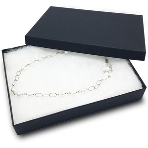 กล่องของขวัญ/กล่องใส่เครื่องประดับทำจากกระดาษคราฟท์ พร้อมแผ่นสำลีและฝาปิด - สีดำด้าน สามารถปรับแต่งได้ตามต้องการ - Product Image 1