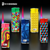 Briquets modernes en plastique en gros, flamme rouge, rechargeables, personnalisables, au gaz butane, coupe-vent, écologiques