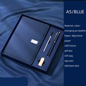 Premium personalisiertes Geschenkset mit Notizbuch mit Magnetverschluss und Ledereinband, Nachfüllung, USB-Stick in Geschenkbox und Geschenktüte für Geschäftskunden - Product Image 2