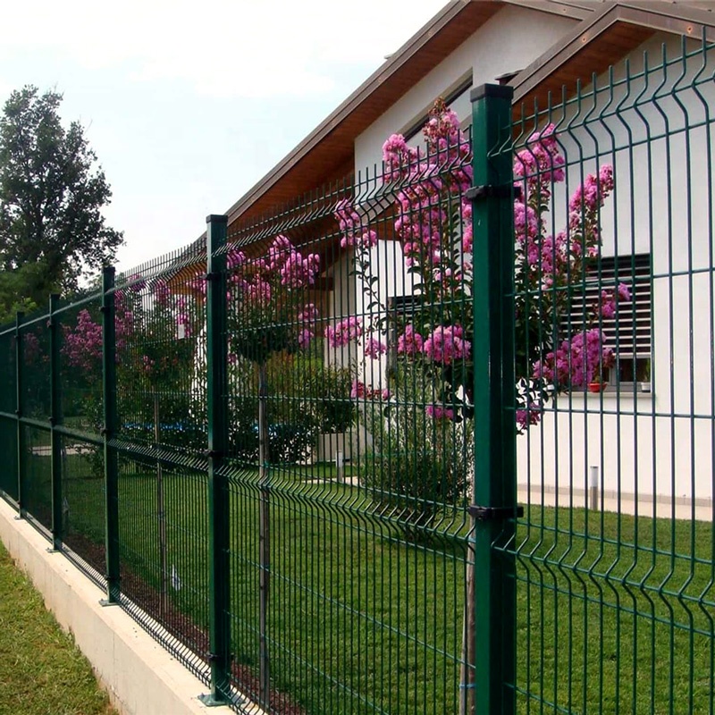 0.63m Tall Powder Coated Curved Metal Fence Welded Wire