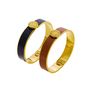 YW Pulseras de Acero Inoxidable de Alta Calidad con Números Romanos Chapados en Oro de 18K y Esmalte de Colores, Brazaletes de Moda para Mujer - Product Image 5