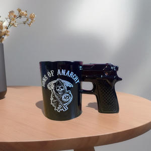 Креативная трансграничная чашка для воды с черепом, мультяшный керамический пистолет, кружка с изображением пустынного орла, кофейная кружка с револьвером для иностранных подарков - Product Image 1