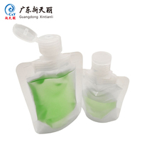 Pochettes souples réutilisables en plastique avec bec verseur pour jus, sauces, détergents et cosmétiques