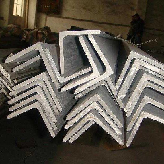 75 x 75 x 10 Steel angle iron 75 x 75 x 10 Steel angle iron
