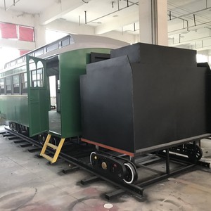 Sculpture de locomotive à vapeur en métal sur mesure, grande taille, montage au sol extérieur, design industriel, durable - Product Image 4