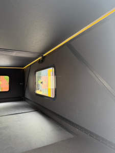 Cubierta de Camioneta con Estilo Automotriz, Combinación de Pintura Automotriz con Vidrio Ahumado y Puerta Trasera de Doble Cierre - Product Image 6