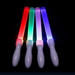 Bâton lumineux LED de 30cm imprimé de logo personnalisé avec télécommande pour concerts et fêtes Décorations d'encouragement clignotantes et lumineuses - Product Image 5
