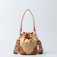 Nuevo bolso de mano de cubo de paja para mujer, bolso cruzado para mujer, bolso de hombro de moda de diseñador de lujo de PU con letras de palabras sólidas