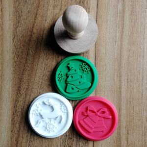 Tampon à biscuits en silicone 3 pièces avec manche en bois Tampons à biscuits en silicone pour Noël Pâques Halloween Thanksgiving-pour la décoration de biscuits - Product Image 5