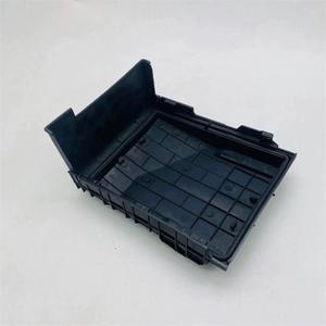 Cubierta de la caja de fusibles 1KO937132F para Sagitar, cubierta superior de la caja eléctrica central del relé automotriz - Product Image 2