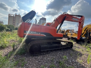 รถขุดมือสอง Daewoo 30 ตัน Doosan DH300LC Doosan DH300 ของแท้จากเกาหลี ขายดี รถขุดไฮดรอลิกแบบตีนตะขาบ ได้รับการรับรองมาตรฐาน CE - Product Image 6