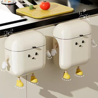 Poubelle murale suspendue à motif de dessin animé mignon avec couvercle, sans perçage, grande capacité, pour cuisine et salle de bain, design élégant