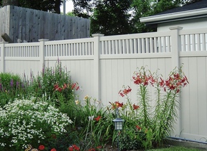 Trắng <span class=keywords><strong>PVC</strong></span> sân hàng rào Bảng điều chỉnh màn hình Kit ngoài trời đường lái xe biệt thự bảo vệ 3D nhân tạo Vinyl vườn riêng tư thân thiện với môi - Product Image 2