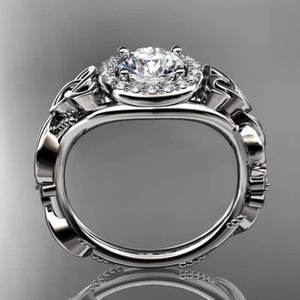 Anello con Quattro Punte di Cristallo per Donne, Elegante Accessorio Vintage con Incisioni per Uso Quotidiano e Feste - Product Image 6