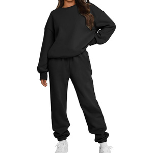 Conjunto de Sudadera y Pantalón para Mujer Silver Peak, Diseñado para una Comodidad Diaria Constante con una Forma Moderna y Refinada - Product Image 6