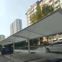Abri de stationnement extérieur en membrane, structure en membrane sur mesure pour parking de villa