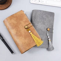 Carnet de voyage rétro A6 à feuilles mobiles avec breloques – Couverture créative et simple pour agenda personnel d'étudiant