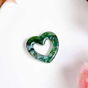 Venta al por mayor: Corazones de cristal natural estilo vintage para sanación, de Jaspe Oceánico y Ágata Musgosa, tallados huecos, en oferta para decoración. - Product Image 5