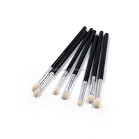 LOGO PERSONNALISÉ 7 pièces Échantillon gratuit Ensemble de pinceaux de maquillage noirs Pinceau à sourcils Pinceau à lèvres Pinceau à paupières Ensemble de pinceaux de maquillage
