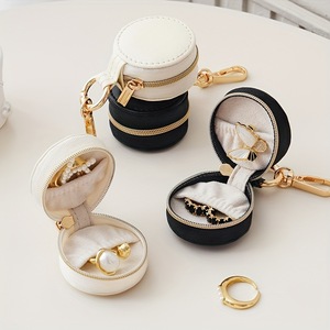 Estuche de Joyería Portátil Mini de Cuero PU con Borla, Estuche de Almacenamiento de Aretes y Anillos para Viaje, Estuche de Regalo Elegante - Product Image 1