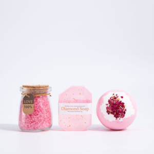 Ensemble de salle de bain pour femmes avec boîte-<span class=keywords><strong>cadeau</strong></span> au parfum de rose et Self Care Essentials Idéal - Product Image 3
