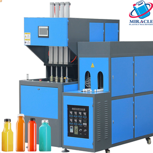 Machine <span class=keywords><strong>de</strong></span> soufflage semi-automatique pour bouteilles PET, contrôlée par PLC, pour bouteilles <span class=keywords><strong>de</strong></span> 50 à 250 ml, 1100 BPH - Product Image 1