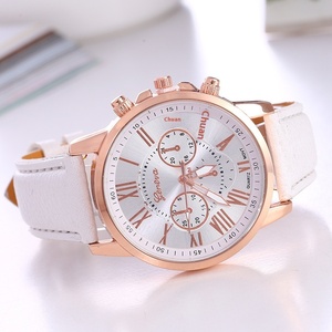 Nouvelle <span class=keywords><strong>Montre</strong></span> <span class=keywords><strong>Femme</strong></span> 2025 Tendance Mode <span class=keywords><strong>Bracelet</strong></span> Classique Trois Yeux Trois Couleurs au Choix Ensemble Bijoux <span class=keywords><strong>Bracelet</strong></span> <span class=keywords><strong>Femme</strong></span> <span class=keywords><strong>Montre</strong></span> à Quartz - Product Image 4
