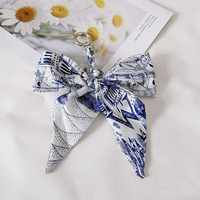 Nouvel Arrivage Porte-clés Fille Tendance avec Nœud en Foulard de Soie, pour Sac et Voiture, Pendentif pour Femme