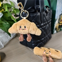 Porte-clés en peluche croissant, forme 3D douce, mini-breloque de sac pour filles, vente chaude