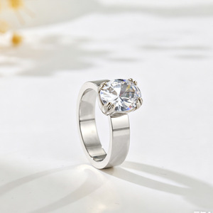 Surprise d'anniversaire pour la mariée : Bague <span class=keywords><strong>solitaire</strong></span> en acier inoxydable plaqué or avec zircon cubique, sertie sur 4 griffes - Product Image 5