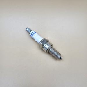 Bougie d'allumage de moto de haute qualité RN9YC UR6DE UR4DC, bougie d'allumage pour tricycle, bougie d'allumage pour moteur - Product Image 2