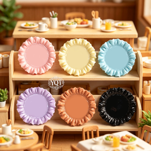 Breloque en résine en forme de mini assiette à dîner en dentelle de 33 mm pour figurines de scène miniature DIY, décoration peinte pour Noël, Thanksgiving, Nouvel An - Product Image 1