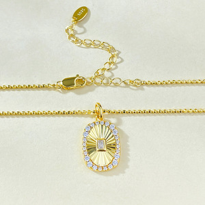 925 सिल्वर गोल्ड प्लेटेड लाइट लग्जरी सैटिन ओवल ब्रांड पेलेंट फैशन हार - Product Image 5