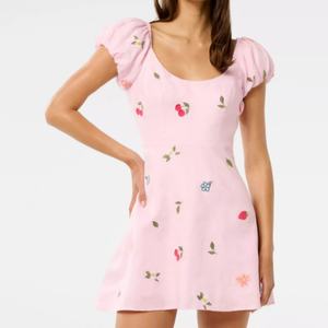 เดรสผ้าฝ้ายลินินแฟชั่นขายดีจากโรงงานผู้ผลิต (OEM) รุ่นใหม่สไตล์ยุโรปและอเมริกา ลำลอง ปักลาย แฟชั่น มินิเดรสสีชมพู - Product Image 1