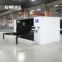 Macchina per Taglio Laser a Fibra con Struttura Chiusa 2000W Certificazione CE Controllo Cypcut Servo Yaskawa AI/LAS 3 Assi Raffreddamento ad Acqua