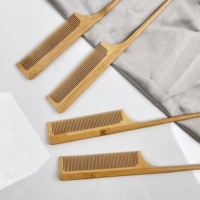 Brosse à cheveux en bambou de haute qualité en gros personnaliser l'hôtel en utilisant des outils de beauté de style antistatique fait à la main longue queue de rat peigne