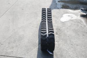<span class=keywords><strong>Hot</strong></span> 180*72*37 230*72*56 230*72*43 karet trek untuk selip steer loader truk dan ekskavator - Product Image 5
