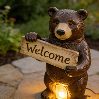 Décoration de festival, jardin, maison, cour, panneau de bienvenue, figurine personnalisée en résine, statue d'ours animal sur pied tenant des cartes, ornement de pelouse solaire