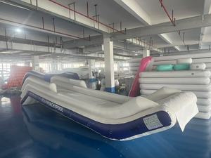 מגלשת יאכטה מתנפחת חיצונית מדגם ז'נג'ונג העדכני ביותר, עשויה מחומר PVC, בעלת קיבולת של 100-500 ק\"ג לשימוש באתרי נופש, ל-5-10 נוסעים - Product Image 4