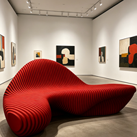 Banc sculptural moderne en bois massif pour hôtel de luxe, réception, spa, salon, atelier d'art, musée, galerie, centre commercial, salle de sport – Durable