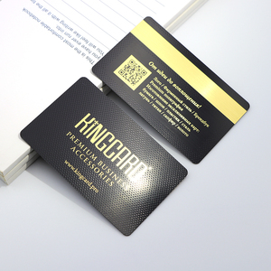 Tarjetas de visita de lujo con impresión de plástico negro dorado cepillado personalizado - Product Image 1