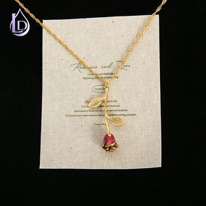 Collar Personalizado con Rosa 3D para el Día de San Valentín, Collar con Dije Personalizado, Joyería de Rosa Definitiva, <span class=keywords><strong>La</strong></span> <span class=keywords><strong>Bella</strong></span> <span class=keywords><strong>y</strong></span> <span class=keywords><strong>la</strong></span> <span class=keywords><strong>Bestia</strong></span> - Product Image 4