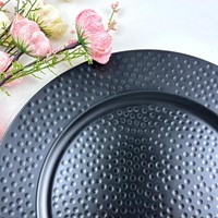 Assiettes de présentation martelées réutilisables en plastique pour assiettes de dîner, idéales pour la mise en table, les mariages et les événements