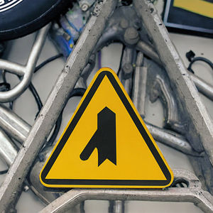 Panneaux de <span class=keywords><strong>signalisation</strong></span> réfléchissants en métal personnalisés pour la sécurité routière <span class=keywords><strong>Signalisation</strong></span> de haute qualité conforme MUTCD pour avertissement de sécurité - Product Image 3