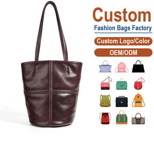 Bolso de Hombro de Cuero de Grano Completo Hecho a Medida – Textura Mate y Diseño de Costuras Estructuradas, el Regalo Perfecto de San Valentín para Ella - Product Image 1