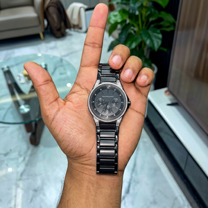 Reloj de cuarzo para hombre de lujo en acero inoxidable negro con bisel de diamantes de imitación plateados, esfera de 40 mm y correa de 20 mm. - Product Image 1