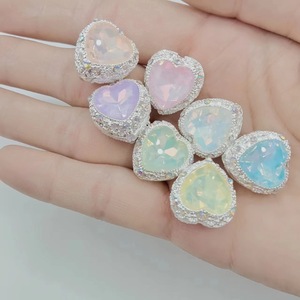 Perles en forme de cœur en diamant coloré avec trous droits pour la fabrication de colliers DIY, accessoires de bijoux, en alliage de zinc - Product Image 1